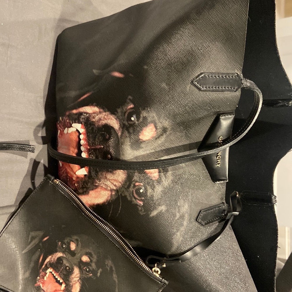 Authentic ❤️givenchy
